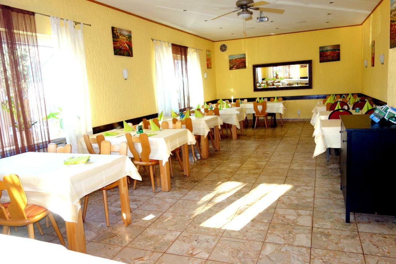 Riedstadt Hotel Restaurant Lindenhof מראה חיצוני תמונה